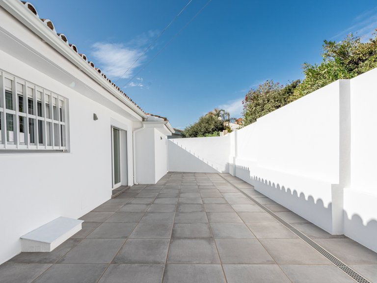 Villa for Sale in Estepona, Malaga 17