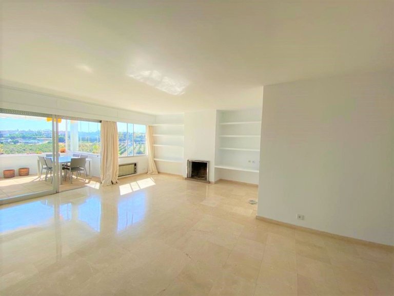 Middle Floor Apartment in Guadalmina Alta 3