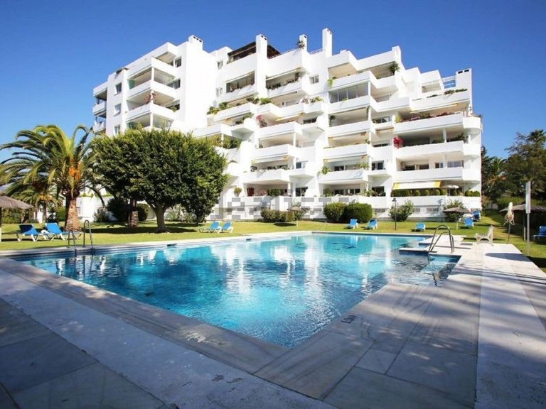 Middle Floor Apartment in Guadalmina Alta 1