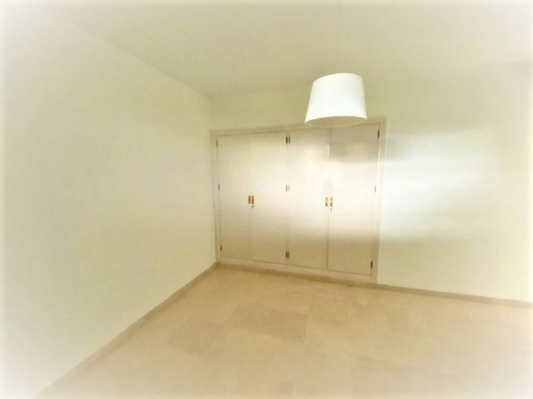 Middle Floor Apartment in Guadalmina Alta 28