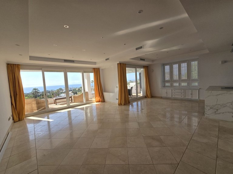 Villa for Sale in Marbella, Malaga 5