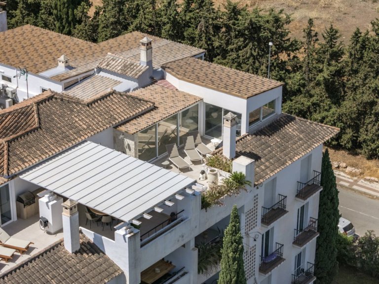 Takvåning med 8 sovrum - Nueva Andalucia 3