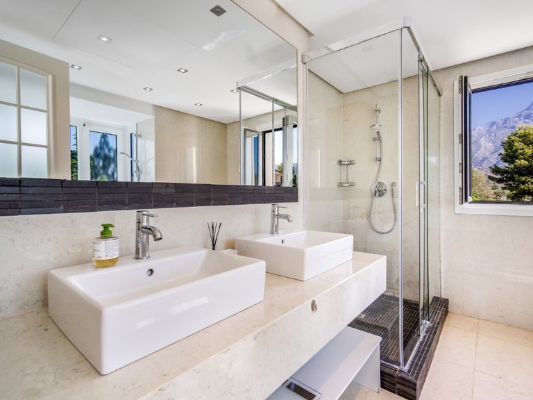 Villa for Sale in Marbella, Malaga 25