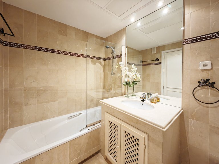 Apartment for Sale in Marbella, Malaga 12