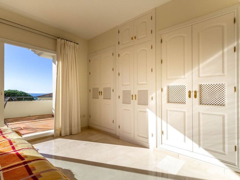 Penthouse for Sale in Marbella, Malaga 16