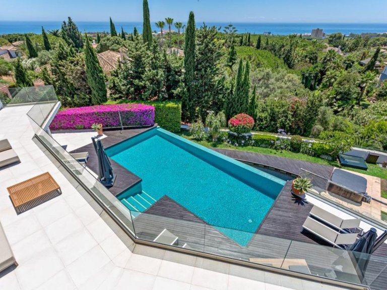 Detached Villa in Las Chapas 3