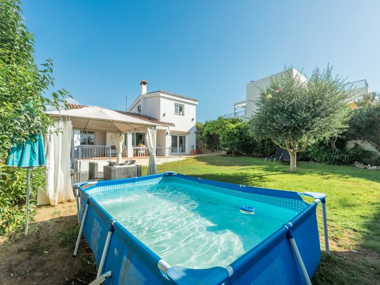Chalet independiente en San Pedro de Alcántara 23