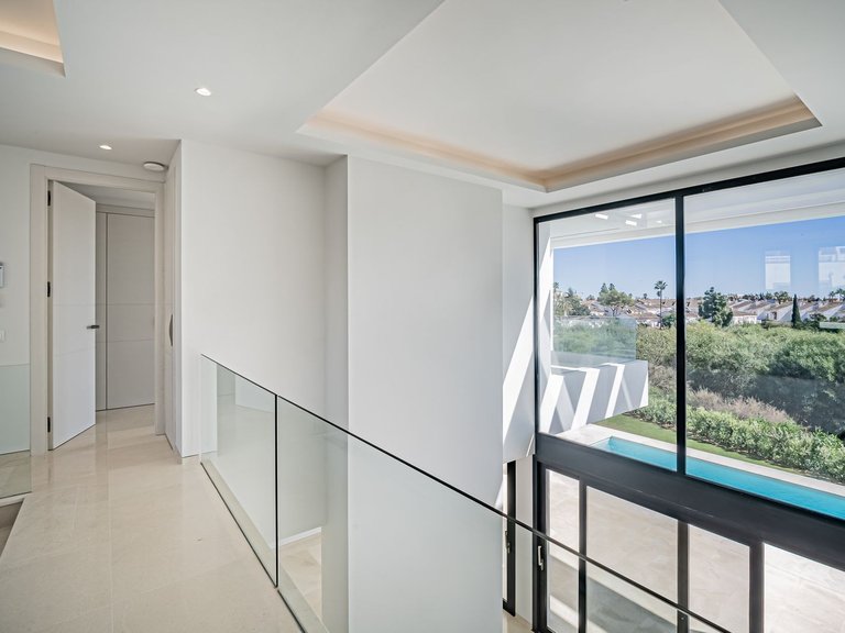 Beautiful villa in Benahavis 16