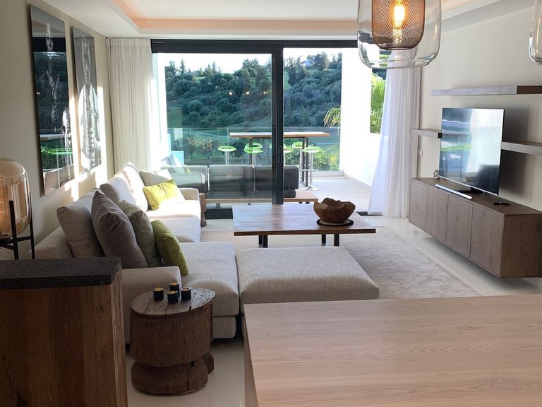 Middle Floor Apartment in Benahavís 16
