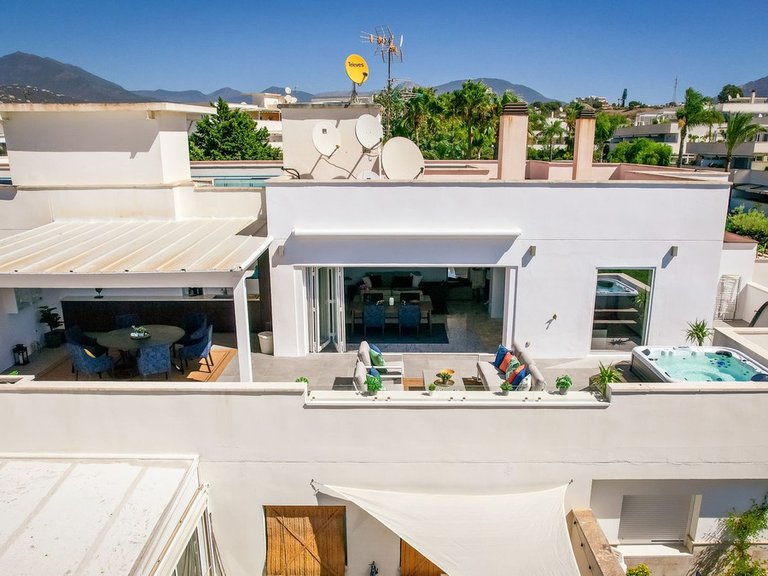 Penthouse for Sale in Marbella, Malaga 3