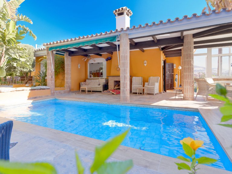 Villa for sale in Benalmadena, Malaga 4
