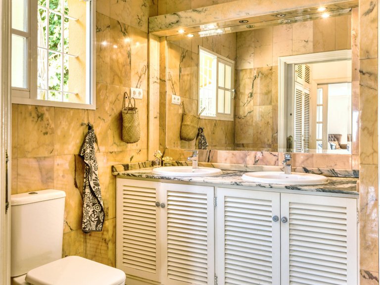 Villa for sale in Benalmadena, Malaga 28