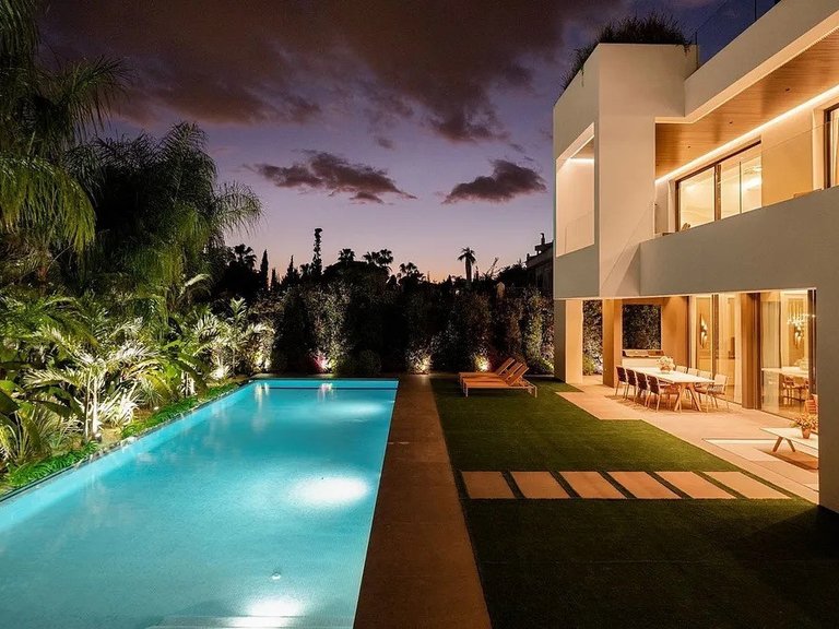 Villa for Sale in Marbella, Malaga 26