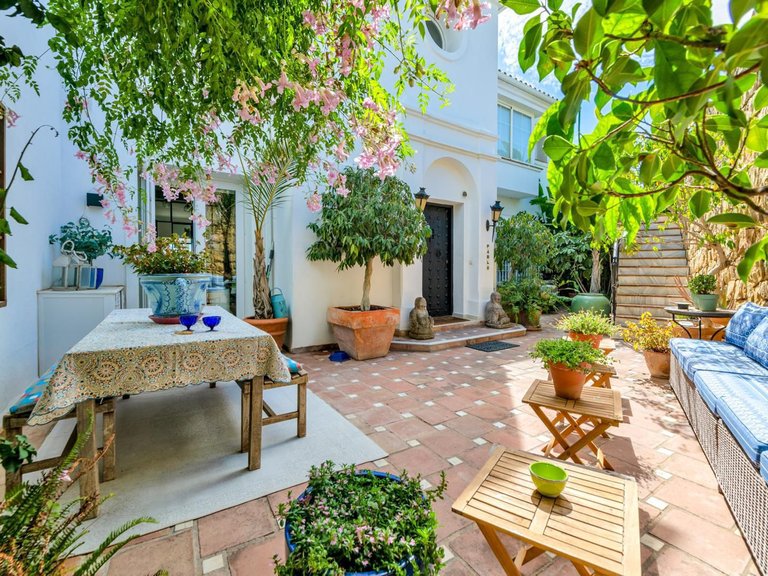 Elegant parhusvilla med panoramautsikt över havet - Marbella Hill Club 10