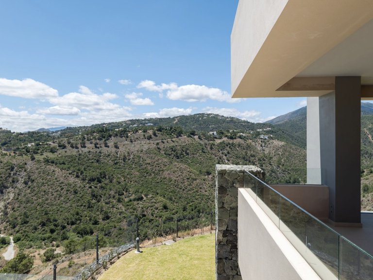Top floor apartment for sale 10