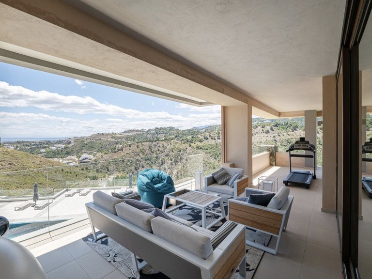 Top floor apartment for sale 8