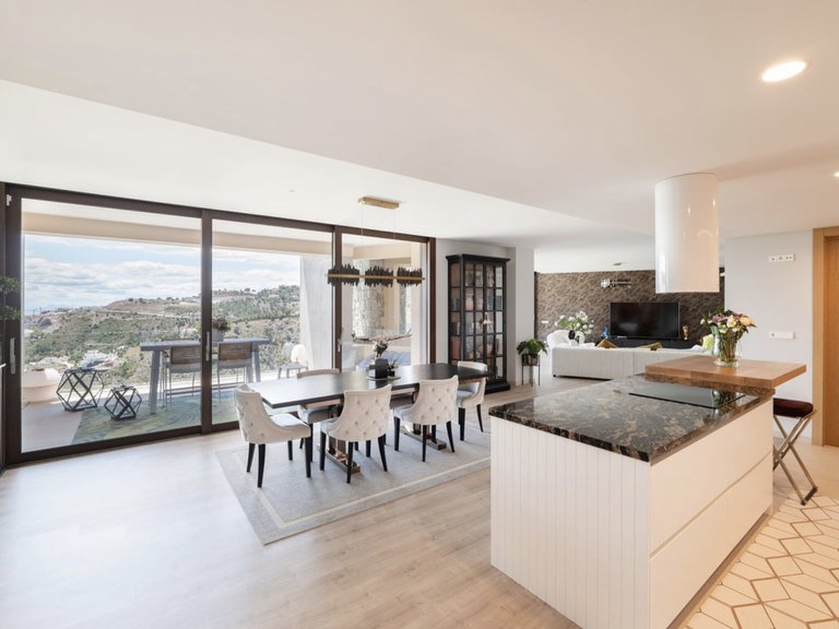 Top floor apartment for sale 3