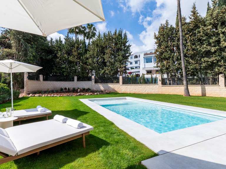Villa for Sale in Marbella, Malaga 25