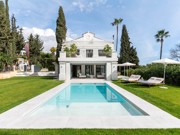 Villa for Sale in Marbella, Malaga 1