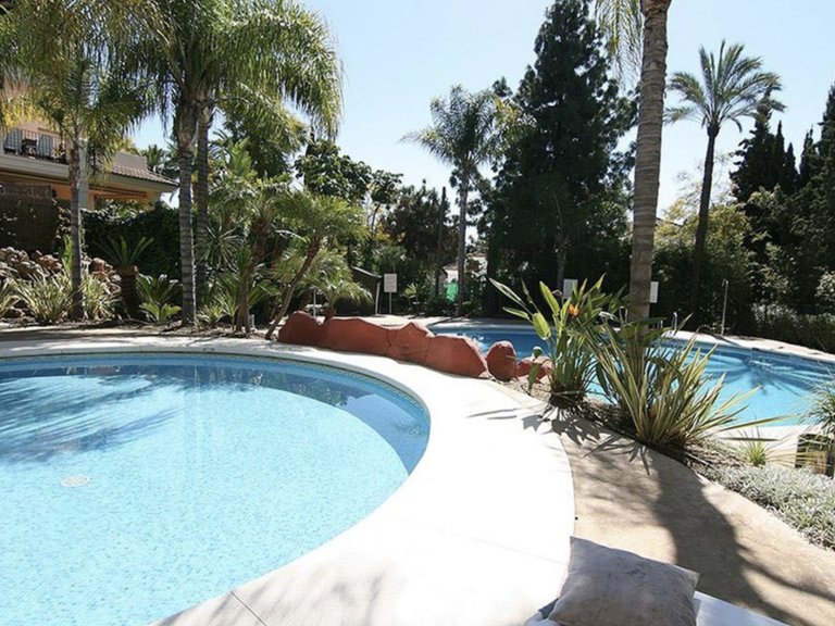 Estiloso Apartamento en Planta Baja en Ubicación Privilegiada de Aloha 3