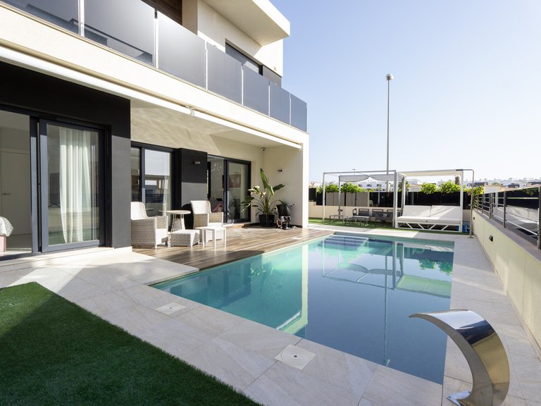 Villa for sale in Orihuela Costa, Alicante 1