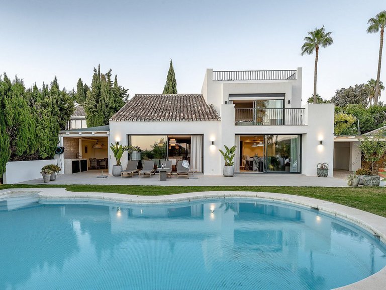 Villa for Sale in Marbella, Malaga 8