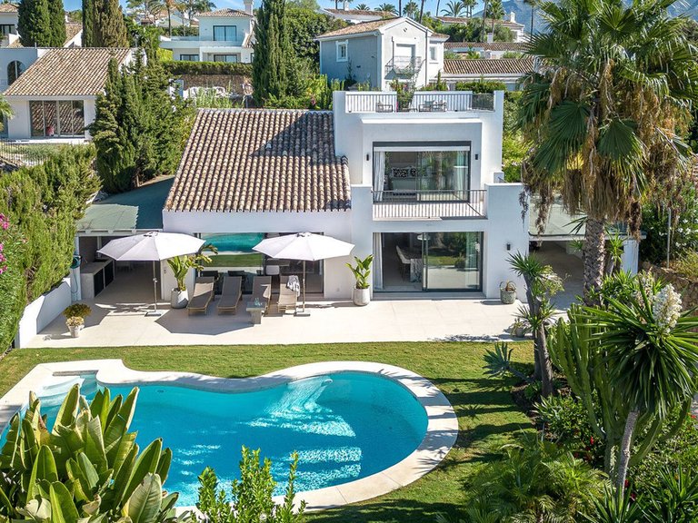 Villa for Sale in Marbella, Malaga 9