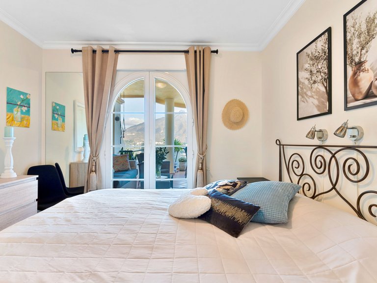 Apartment for Sale in Marbella, Malaga 15