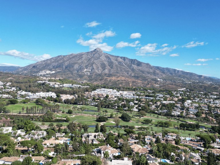 Villa for Sale in Marbella, Malaga 8