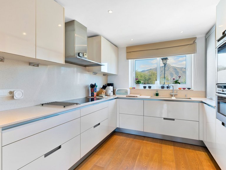 Villa for Sale in Marbella, Malaga 18