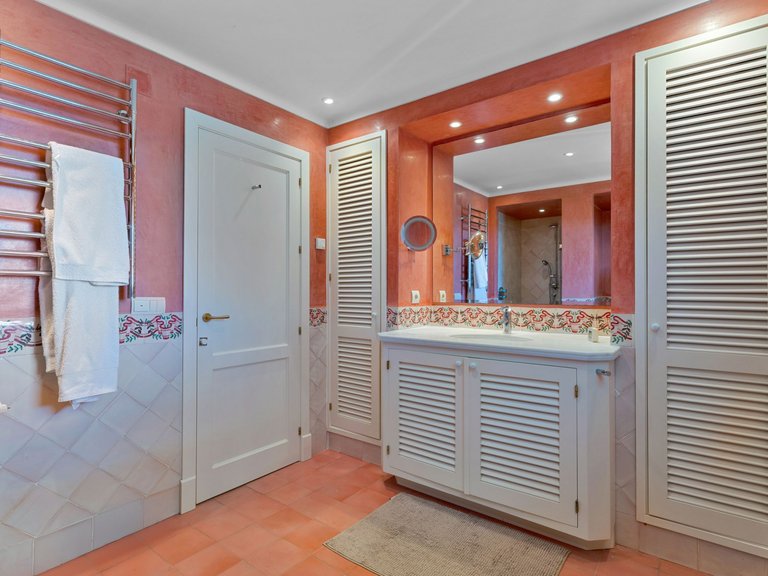 Villa for Sale in Marbella, Malaga 30