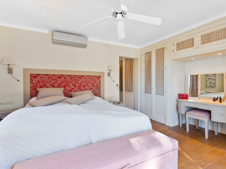 Villa for Sale in Marbella, Malaga 28