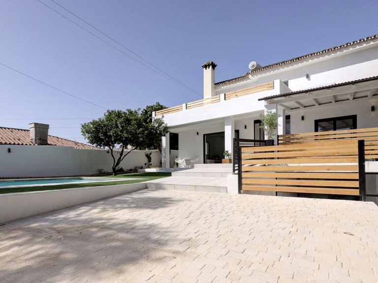 Villa for Sale in Marbella, Malaga 3