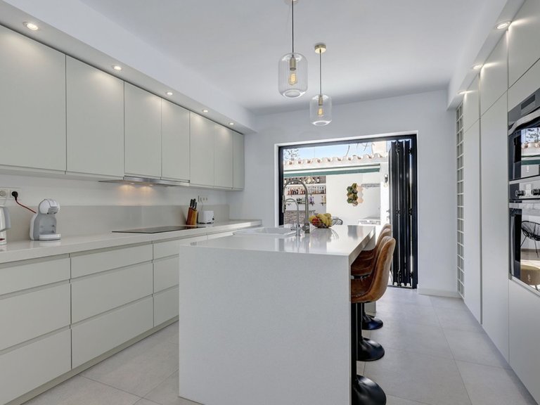 Villa for Sale in Marbella, Malaga 18
