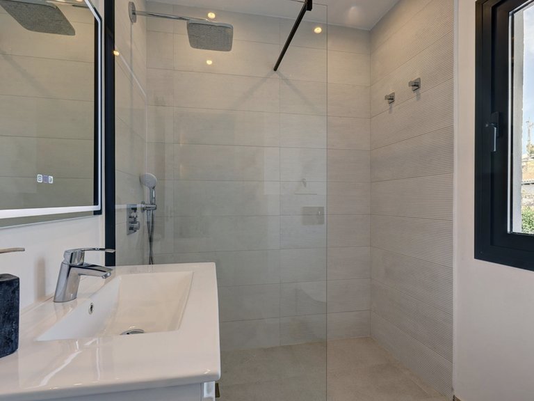 Villa for Sale in Marbella, Malaga 31