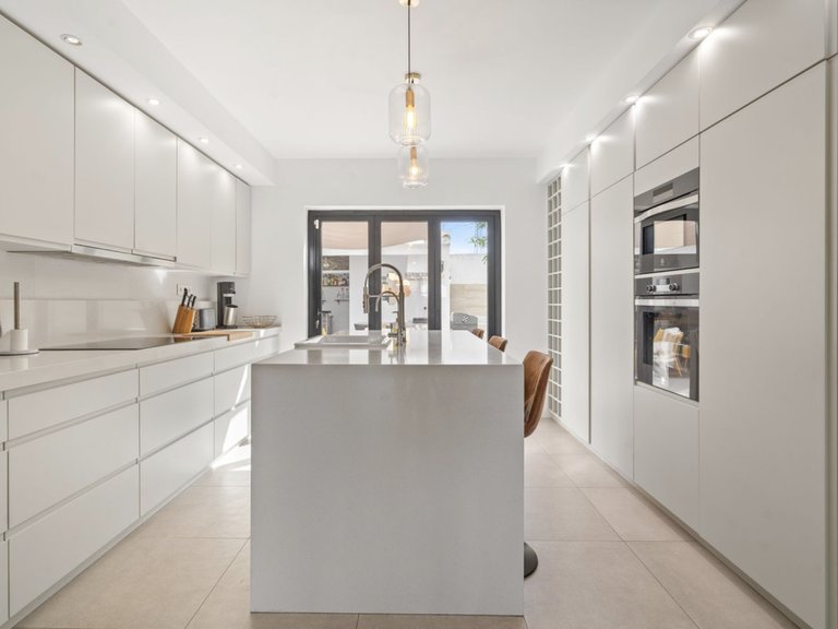 Villa for Sale in Marbella, Malaga 17