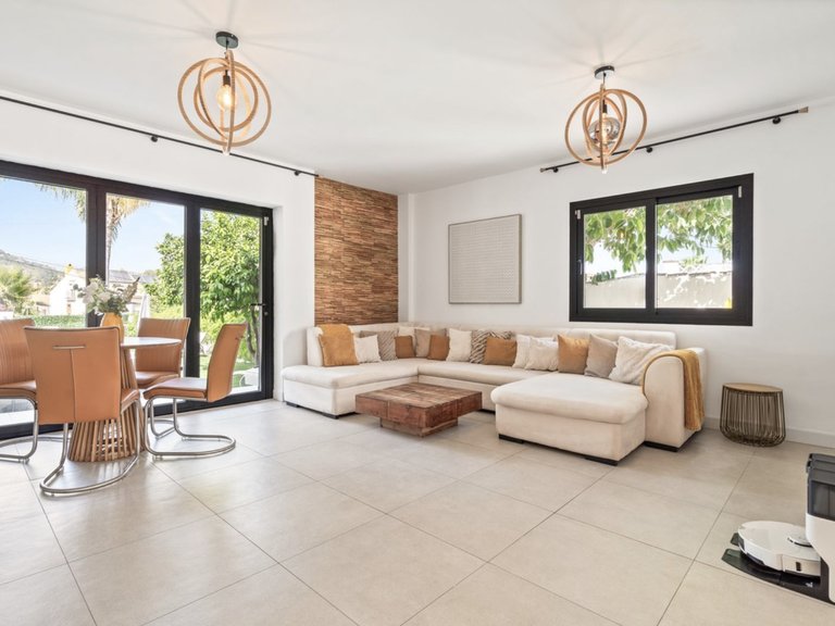 Villa for Sale in Marbella, Malaga 10