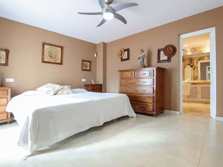 Apartment for Sale in Marbella, Malaga 16