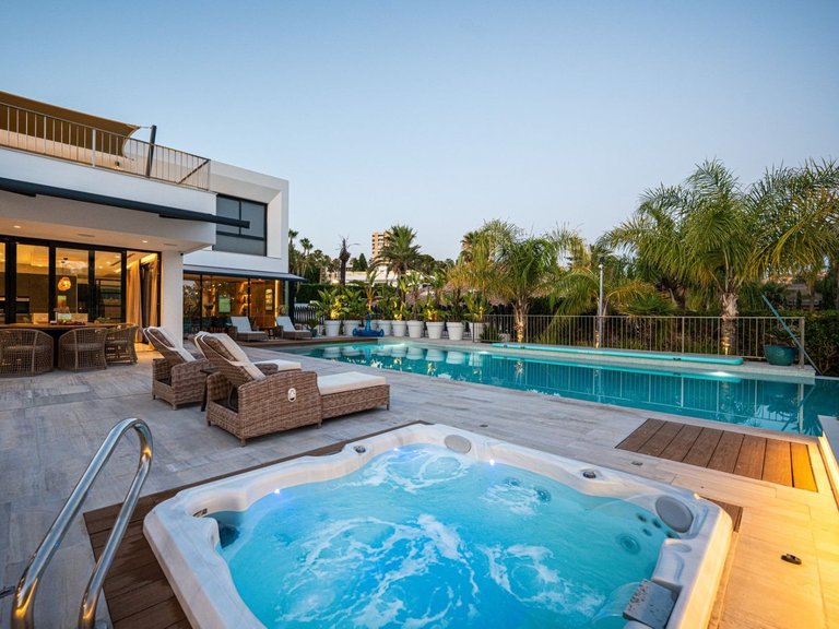 Villa for Sale in Marbella, Malaga 21