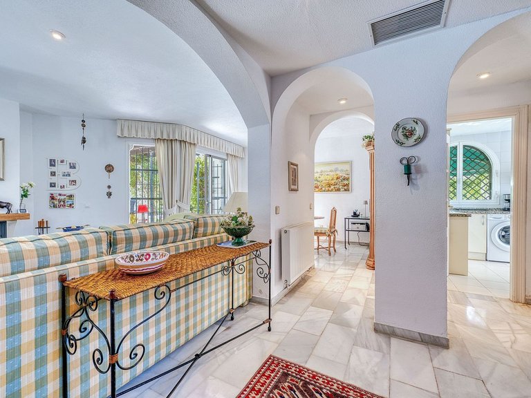 Villa for Sale in Marbella, Malaga 10