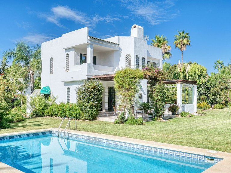 Villa for Sale in Marbella, Malaga 18