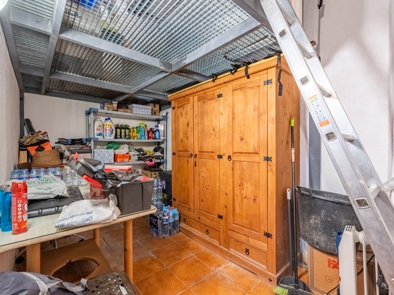 Spacious duplex penthouse for sale 28