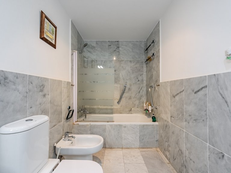Spacious duplex penthouse for sale 27