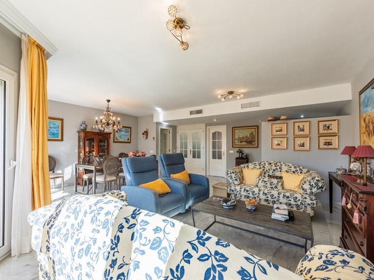 Spacious duplex penthouse for sale 10