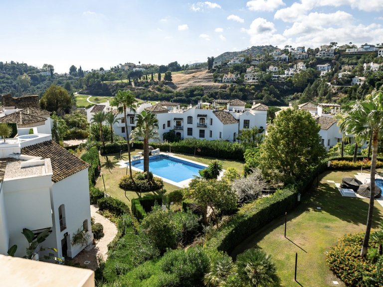 Excellent Investment – Penthouse with Private Rooftop Terrace in La Torre, Los Arqueros Golf 2