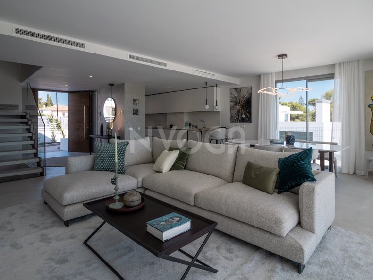 Treetops Villa 12 – Modern Elegans med Panoramautsikt 4