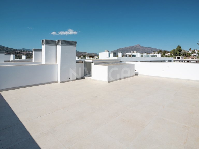 Treetops Villa 12 – Modern Elegans med Panoramautsikt 16