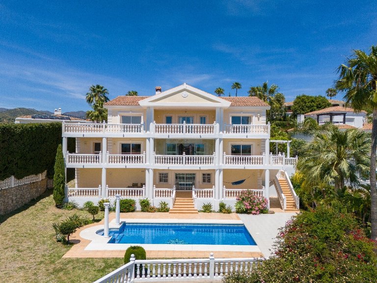 Villa for Sale in Marbella, Malaga 4