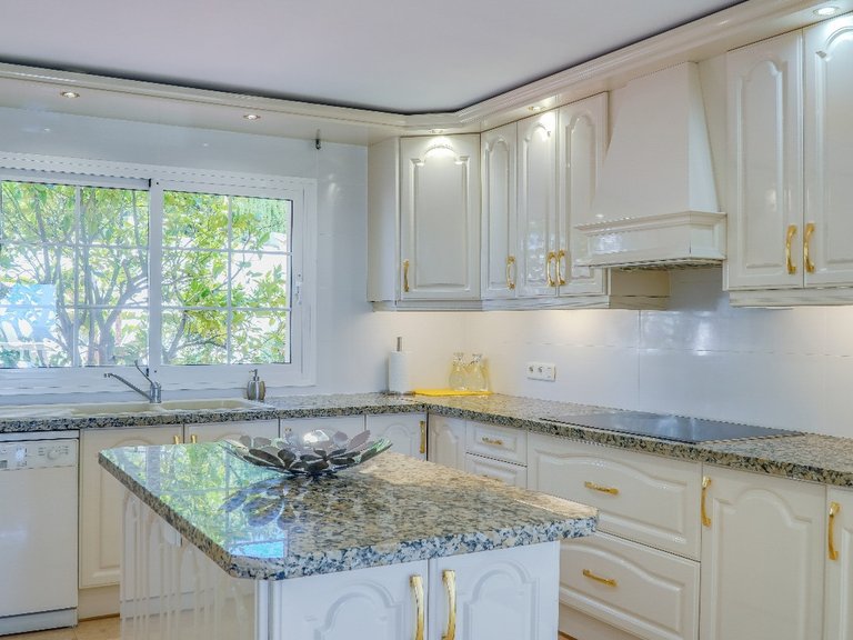 Villa for Sale in Marbella, Malaga 5