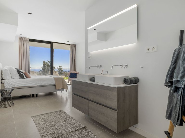 Villa for Sale in Benahavis, Malaga 21